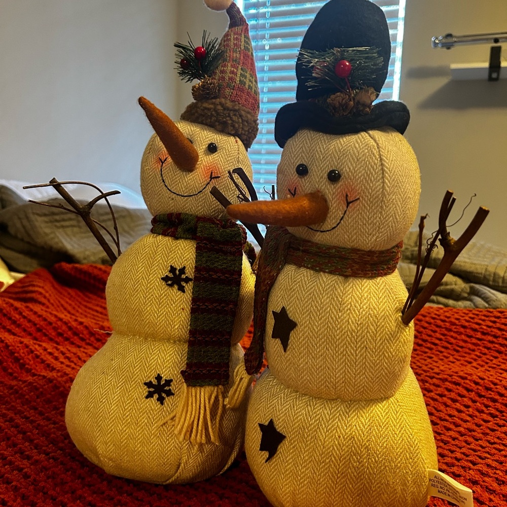 super cute snowmen decor